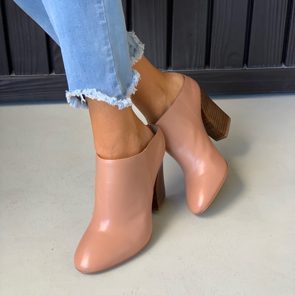 Cognac Leather Closed Toe Classic Mules - Picture 4 of 8